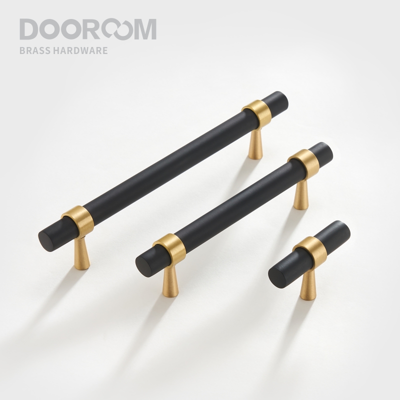 Dooroom-tiradores de latón par - Furniture Lighting & Decor Magazine reseña y precio
