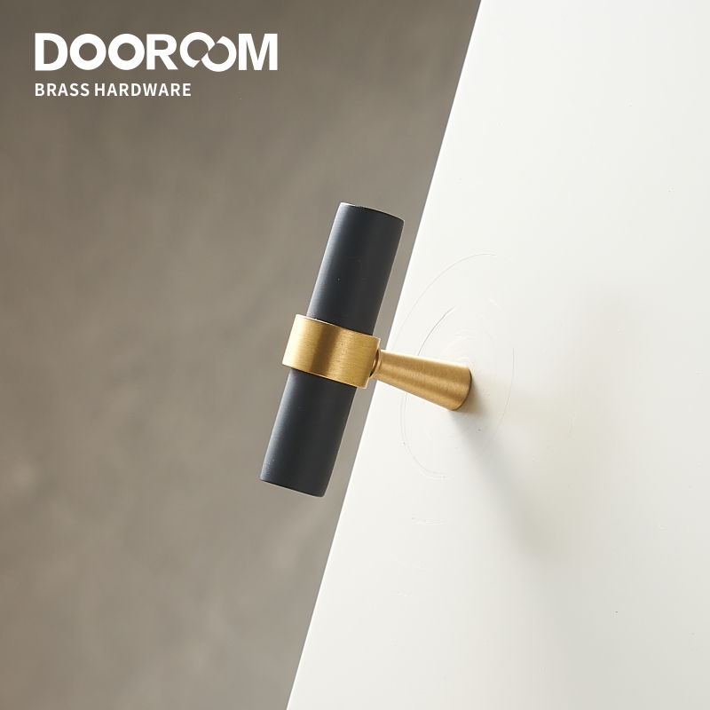 Dooroom-tiradores de latón par - Furniture Lighting & Decor Magazine reseña y precio