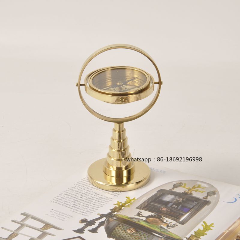 Brújula de latón Vertical con  - Decor Lighting India reseña y precio